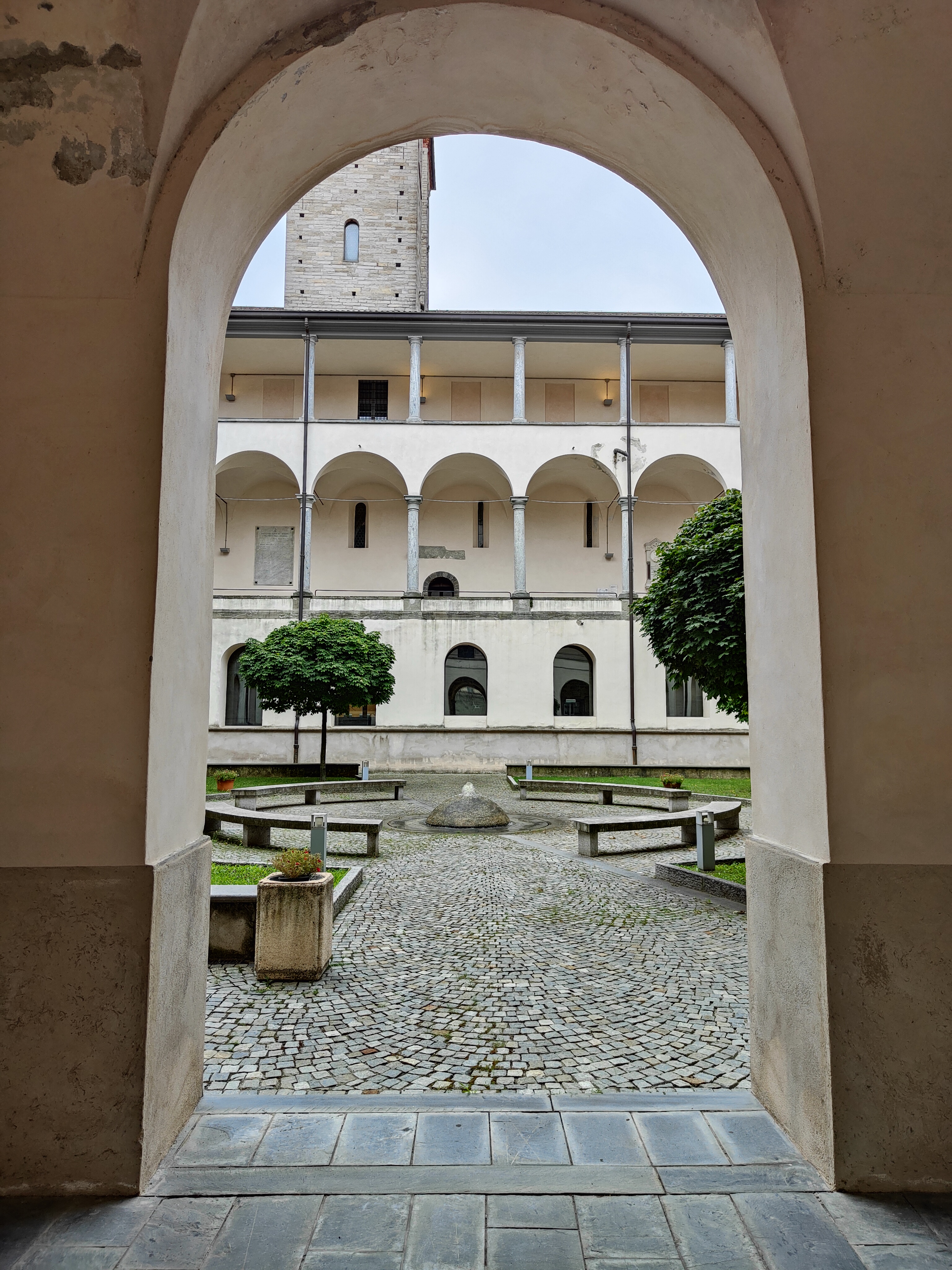 S. Abbondio 10