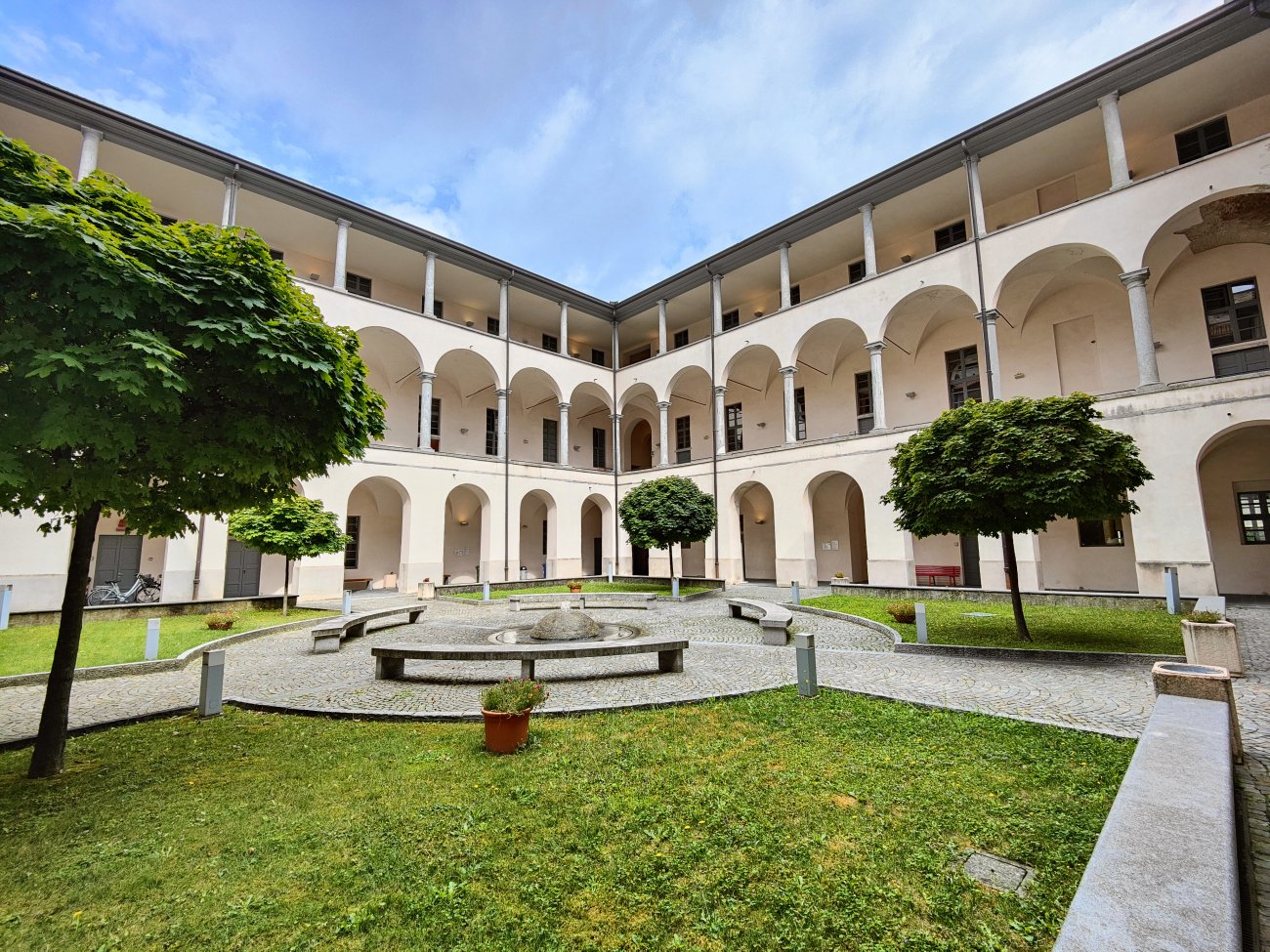 Como Cloister of Sant'Abbondio 2