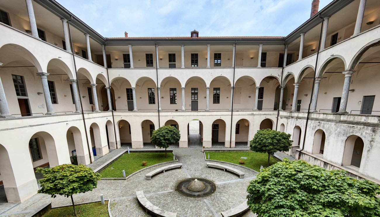 Como Cloister of Sant'Abbondio