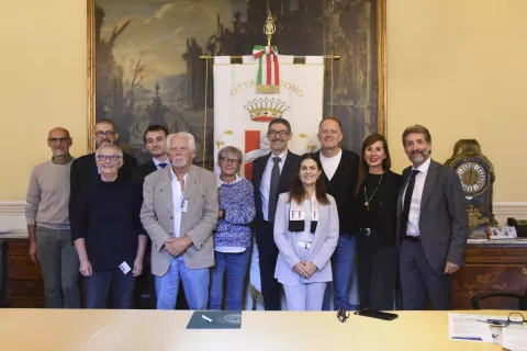 Como City Council press conference – Making peace with the world