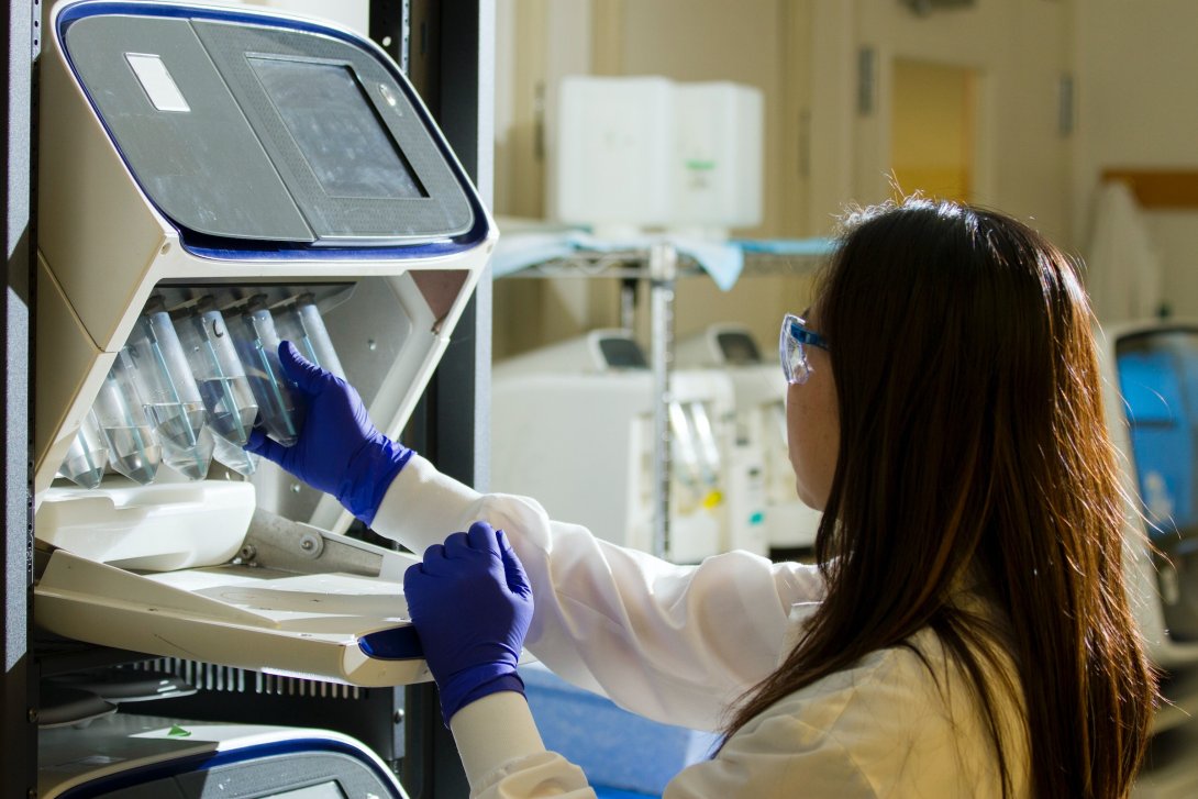 Picture of a researcher in a chemistry lab