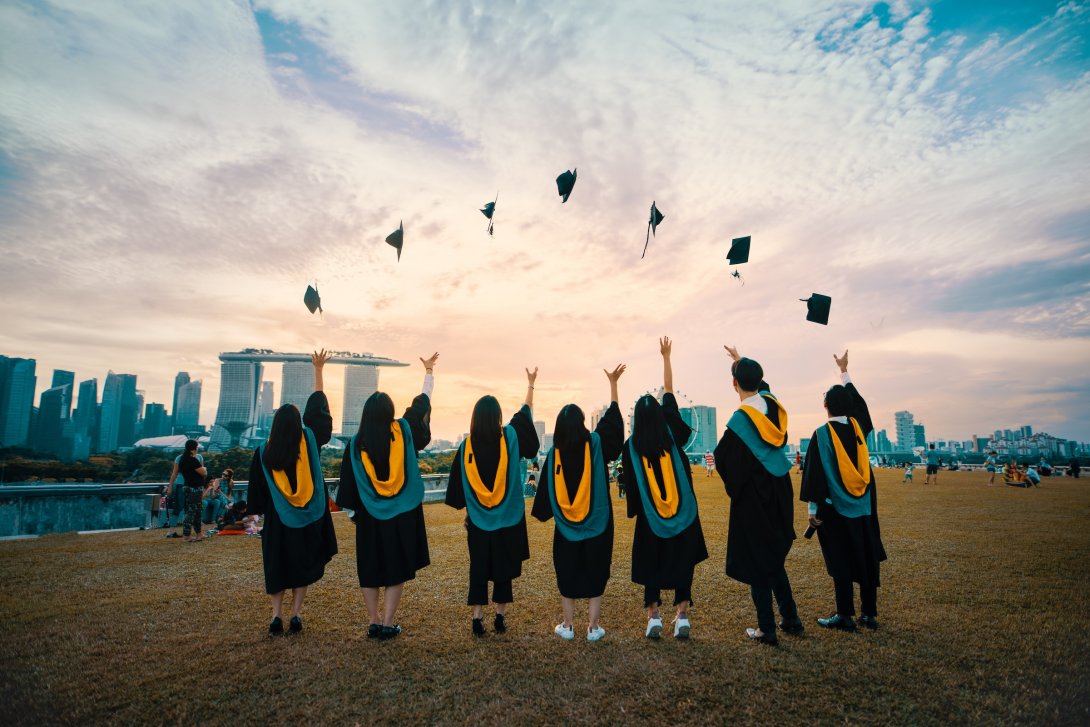 Picture of students at a graduation ceremony