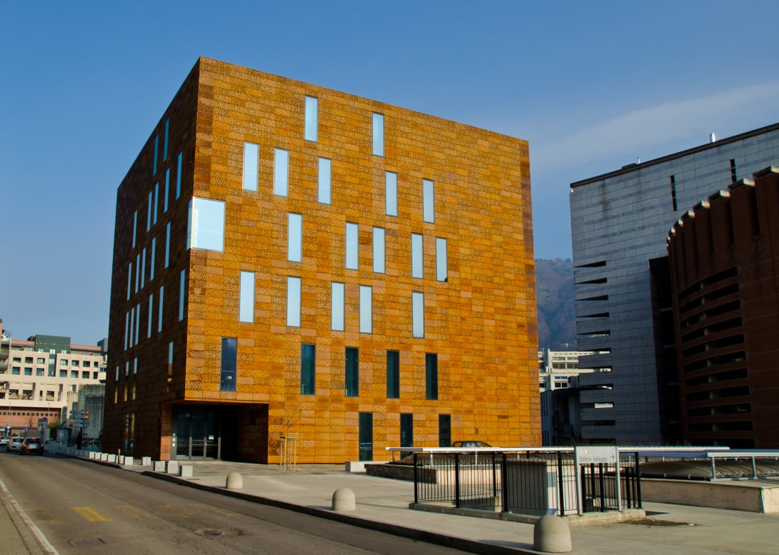 Cubo building