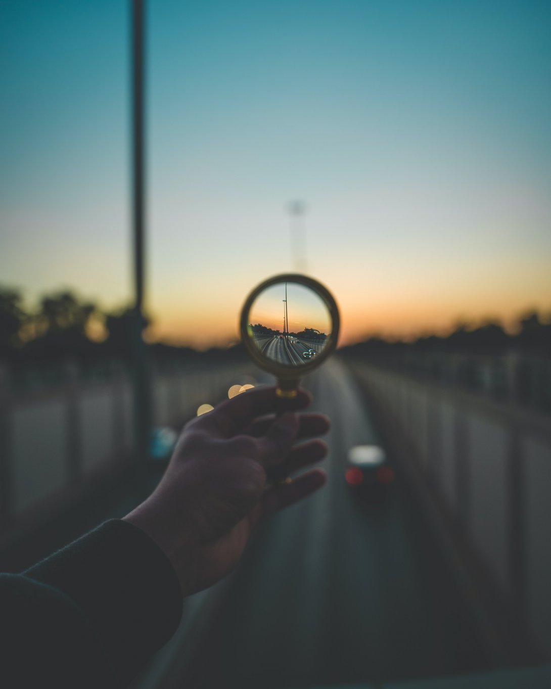 Picture of a magnifying glass
